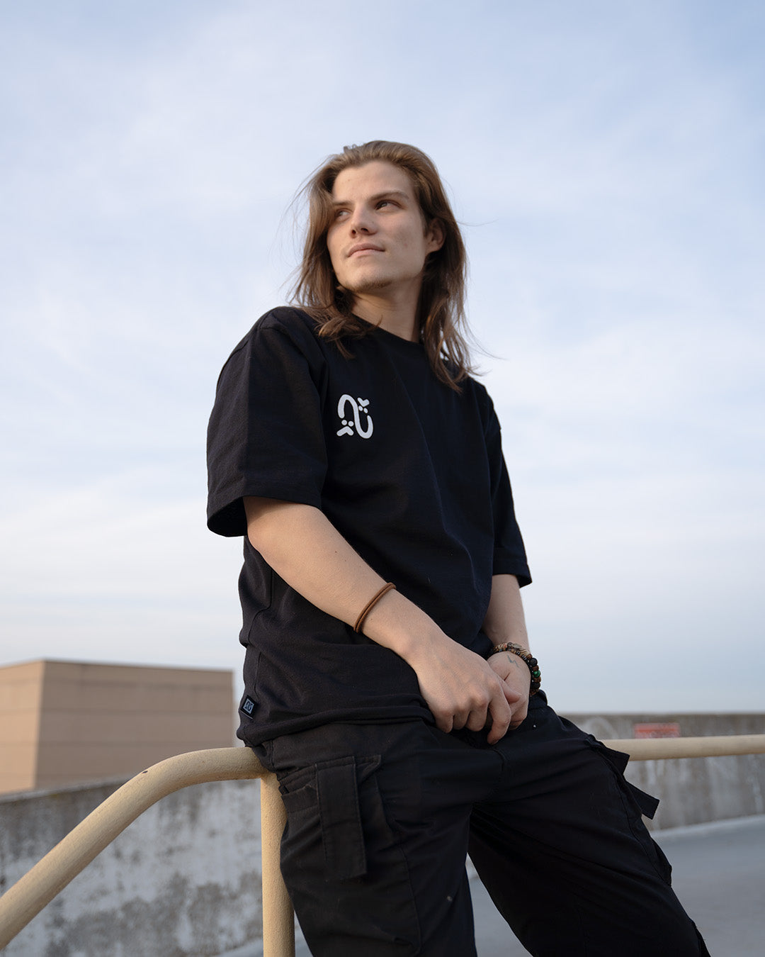OVERFIT NUZI T-SHIRT