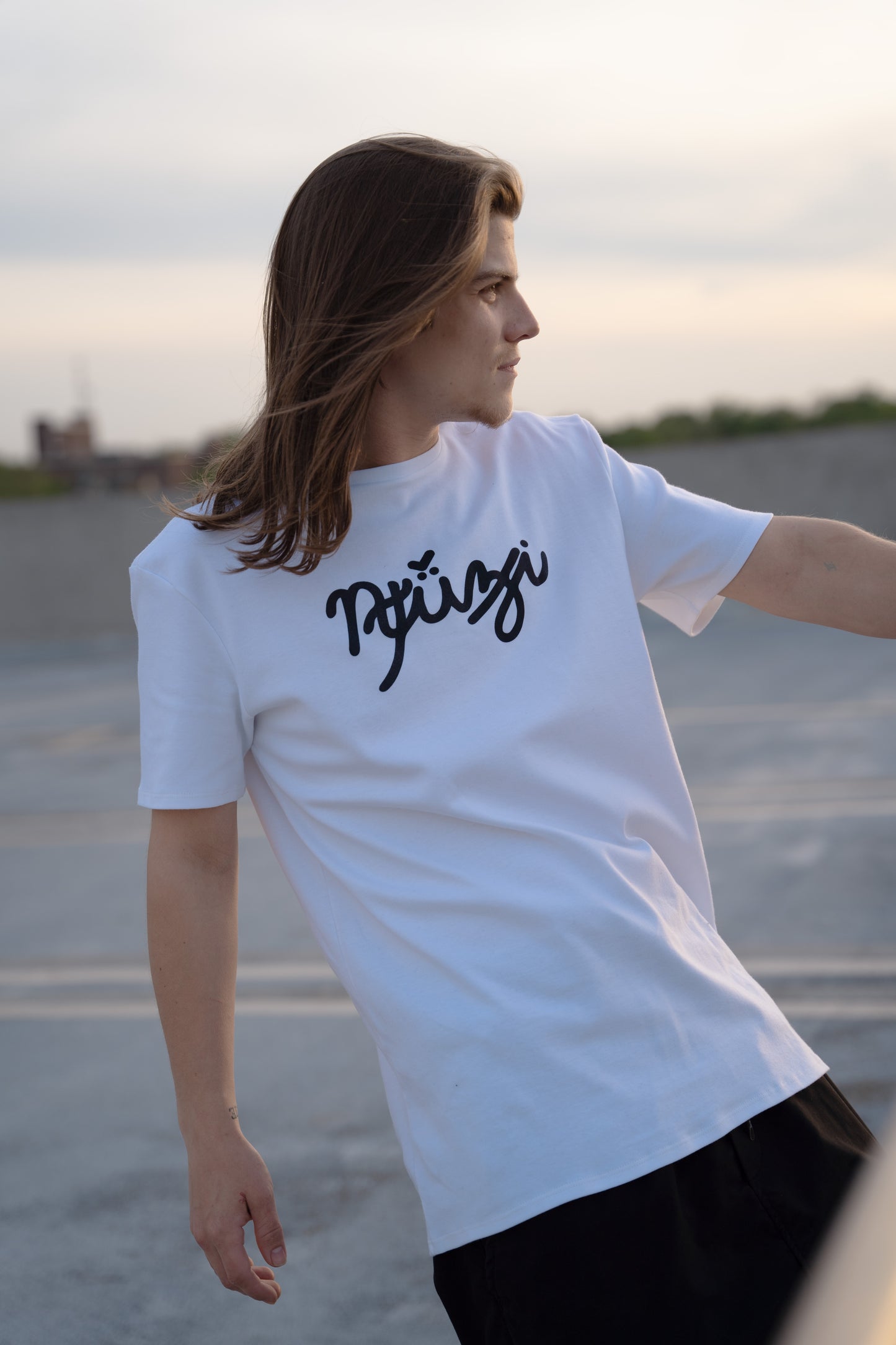 TAGGED T-SHIRT - WHITE