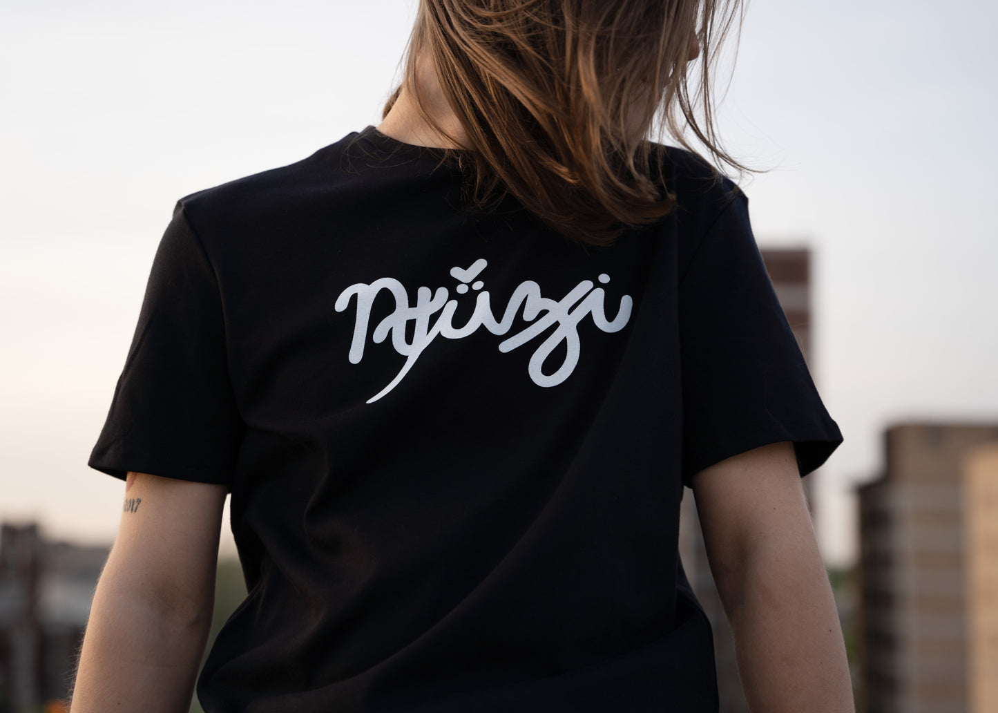 TAGGED T-SHIRT - BLACK