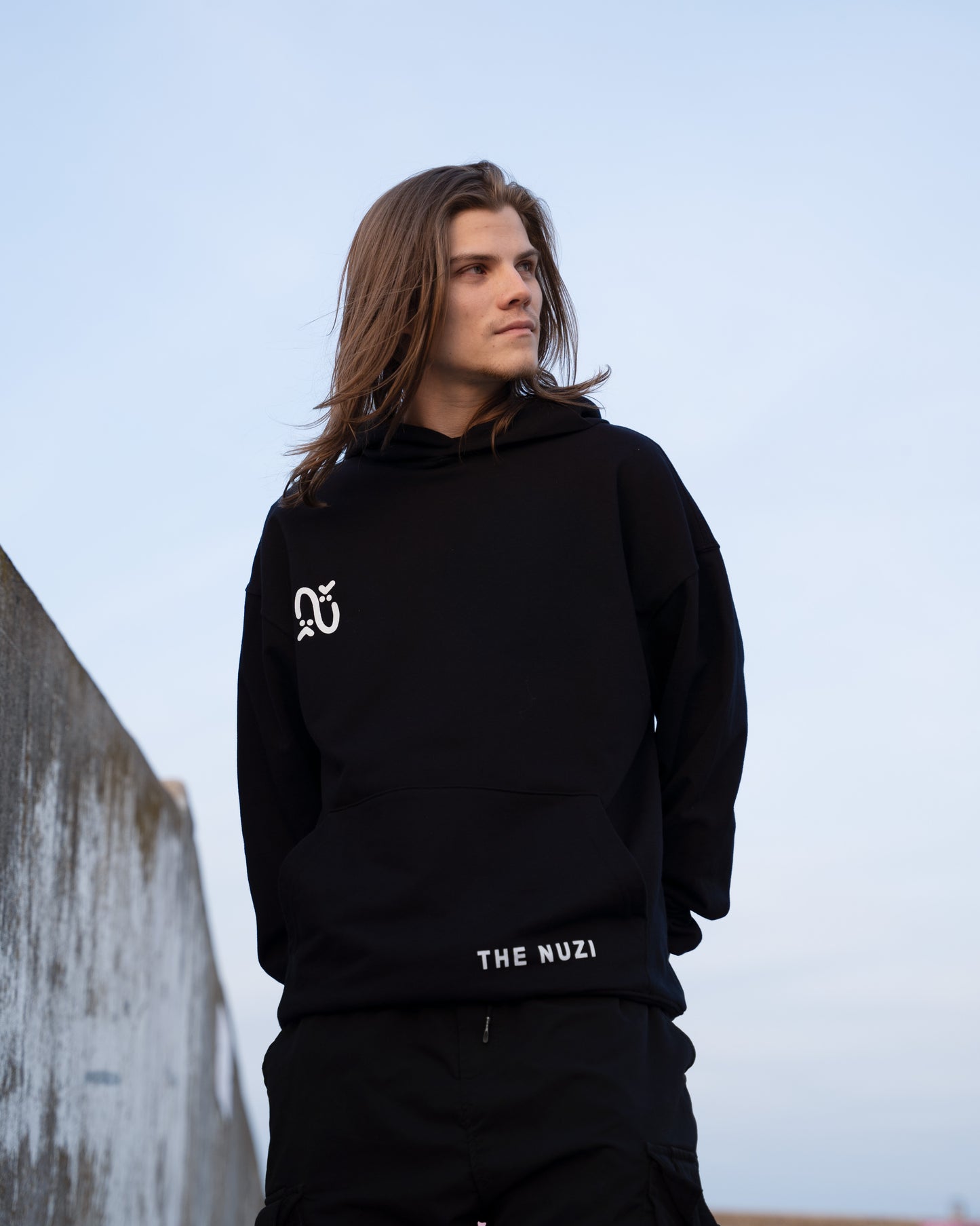 OVERFIT NUZI HOODIE