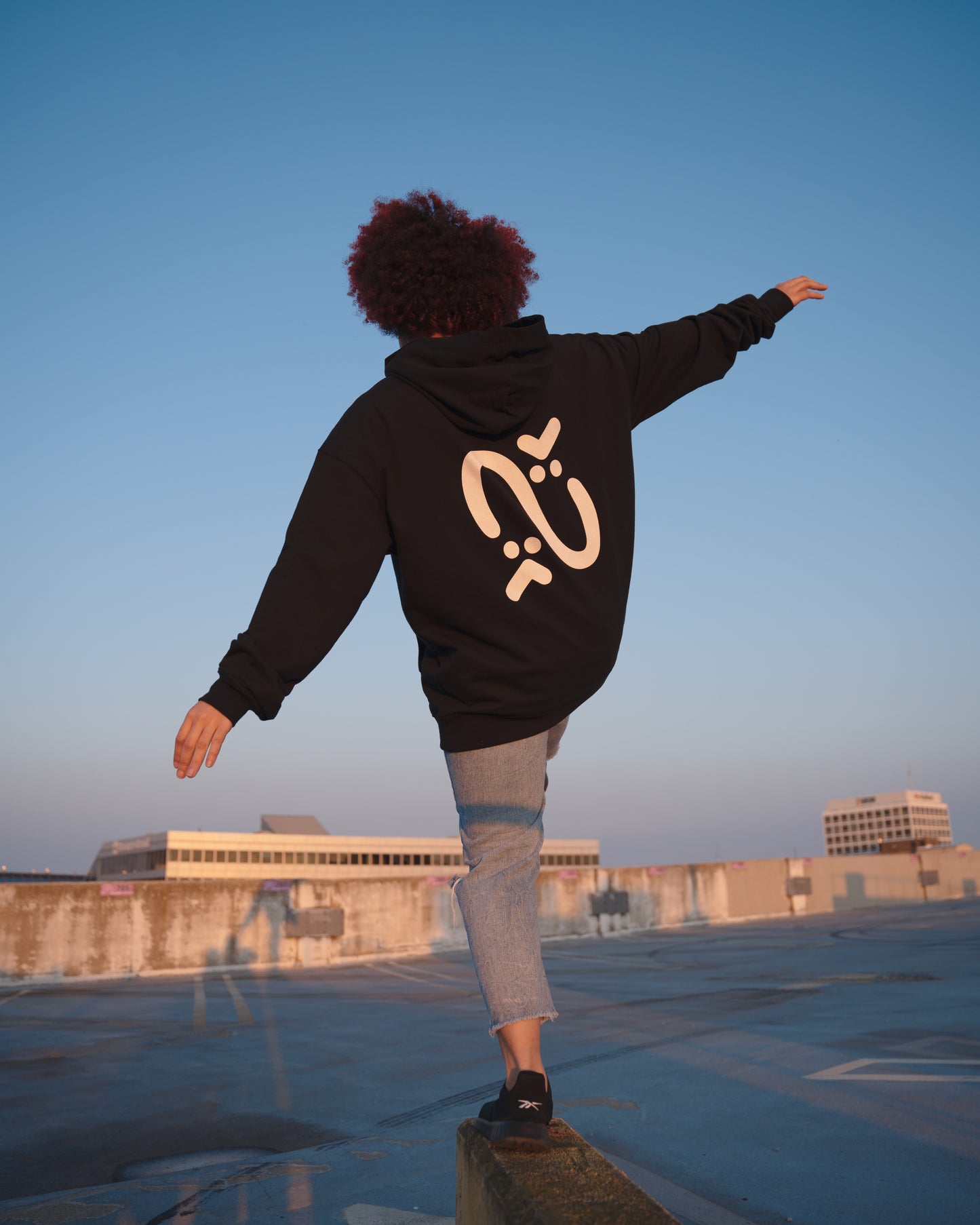 OVERFIT NUZI HOODIE
