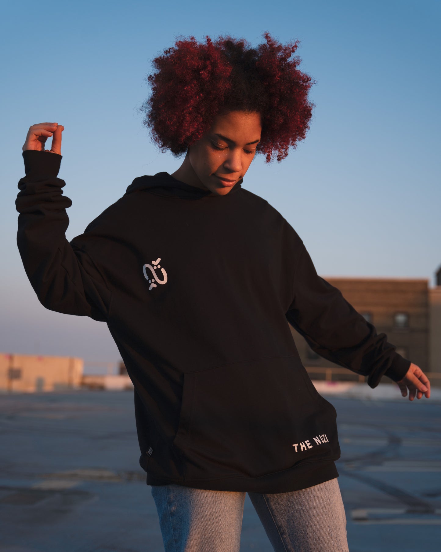 OVERFIT NUZI HOODIE