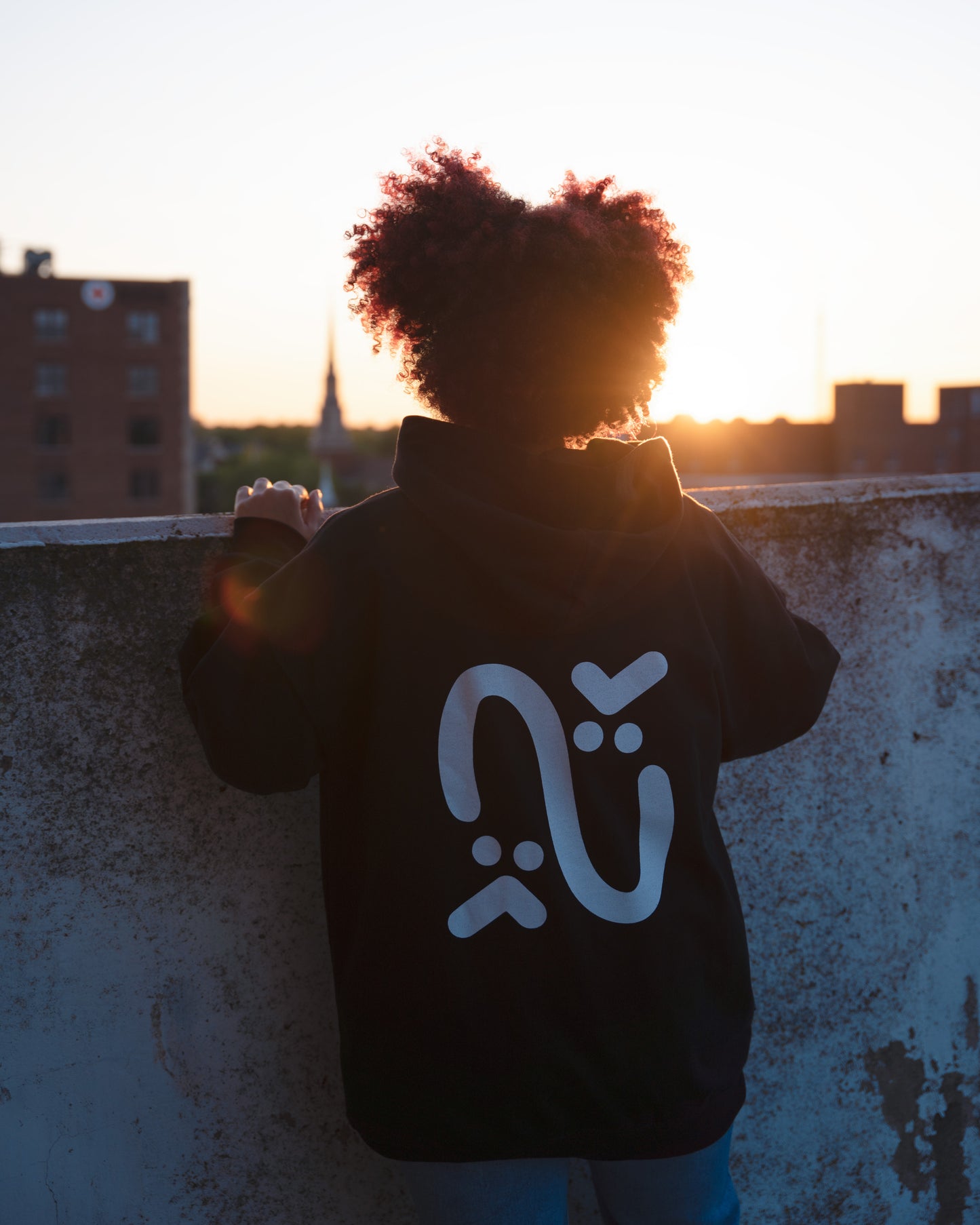 OVERFIT NUZI HOODIE