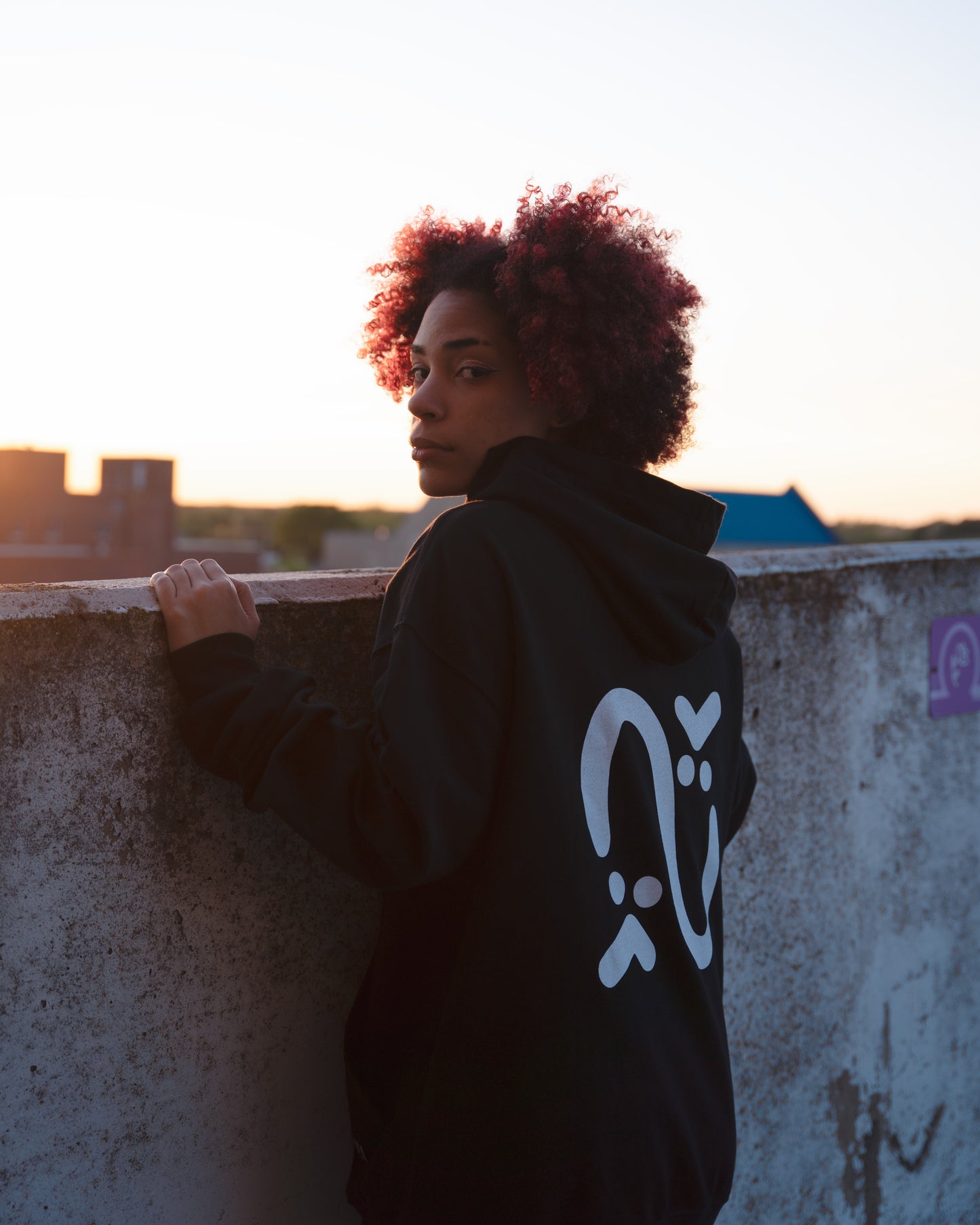 OVERFIT NUZI HOODIE