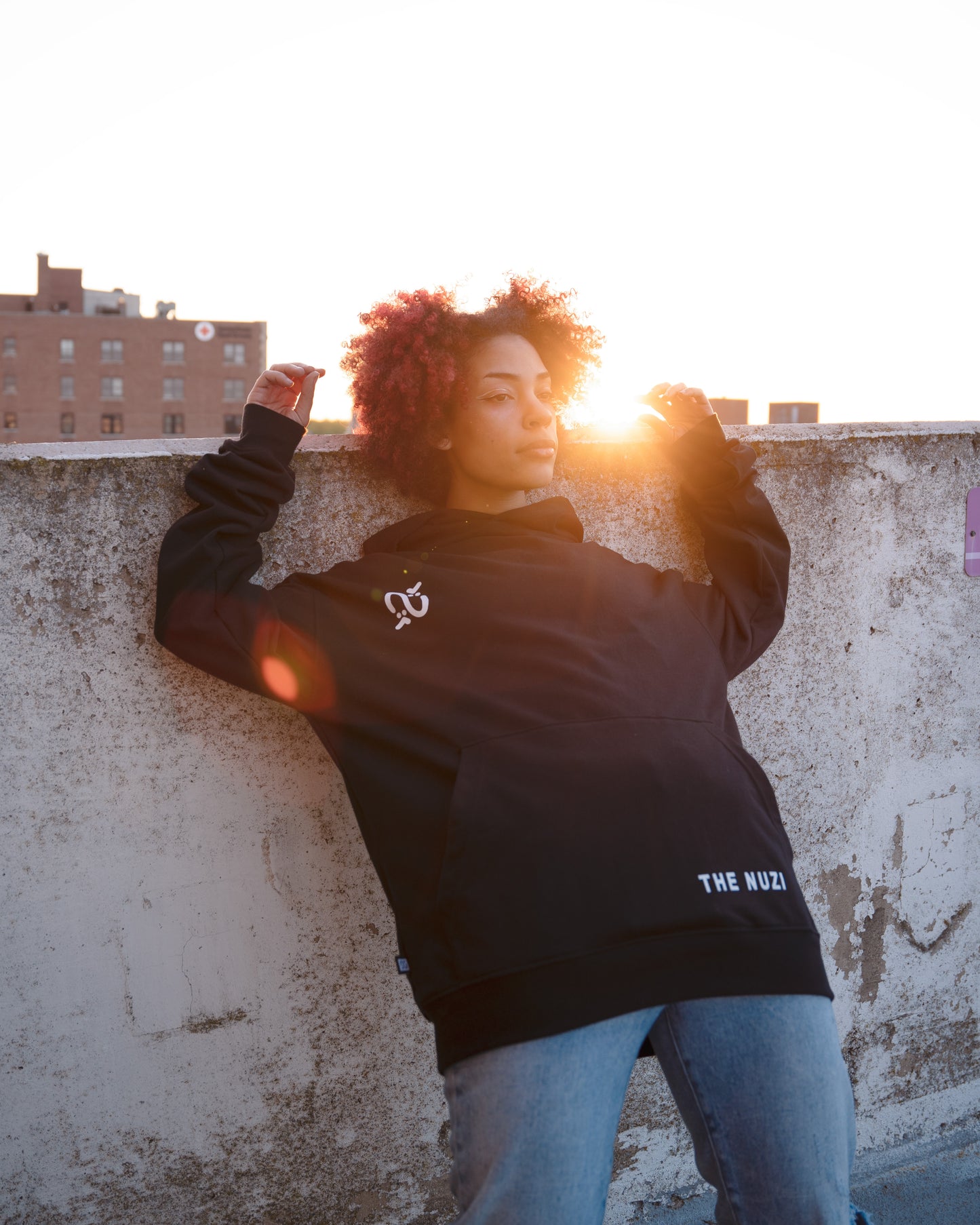 OVERFIT NUZI HOODIE